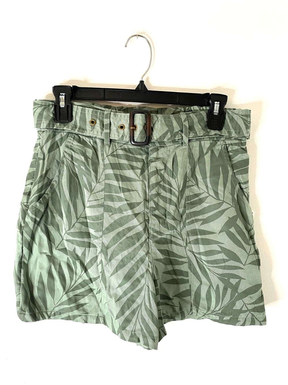 C&C California Green Tropical Palm Print Lyocell Belted High Rise Shorts